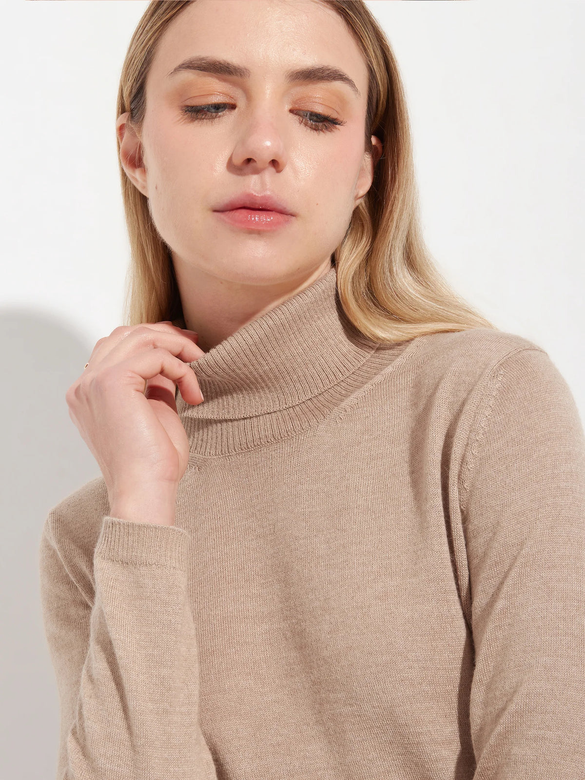 Amber Essential Turtleneck Sweater