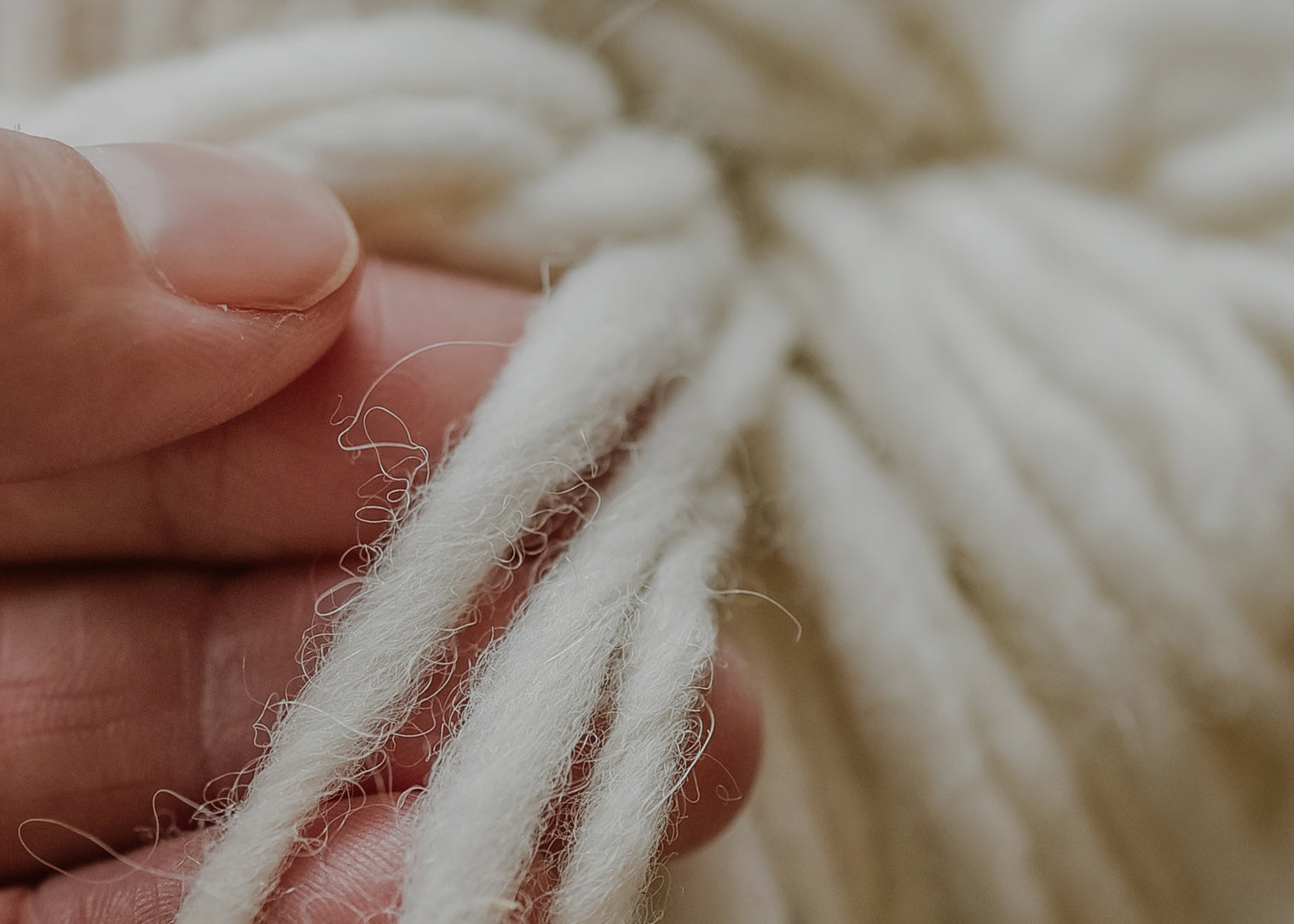3-Ply Bulky Alpaca Blend (White)
