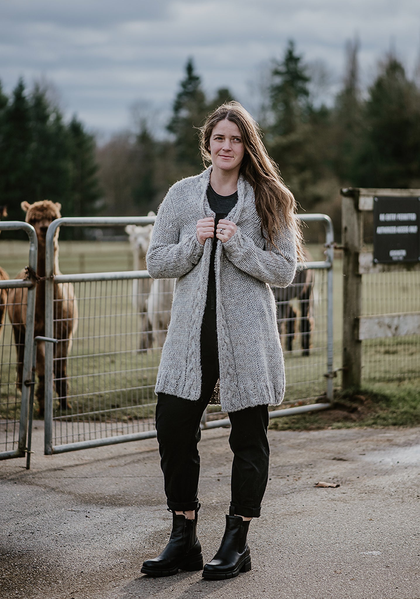 Ladies' Chunky Cable Knit Alpaca Cardigan
